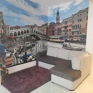 Zsuzsa Lak , Mestre Italie