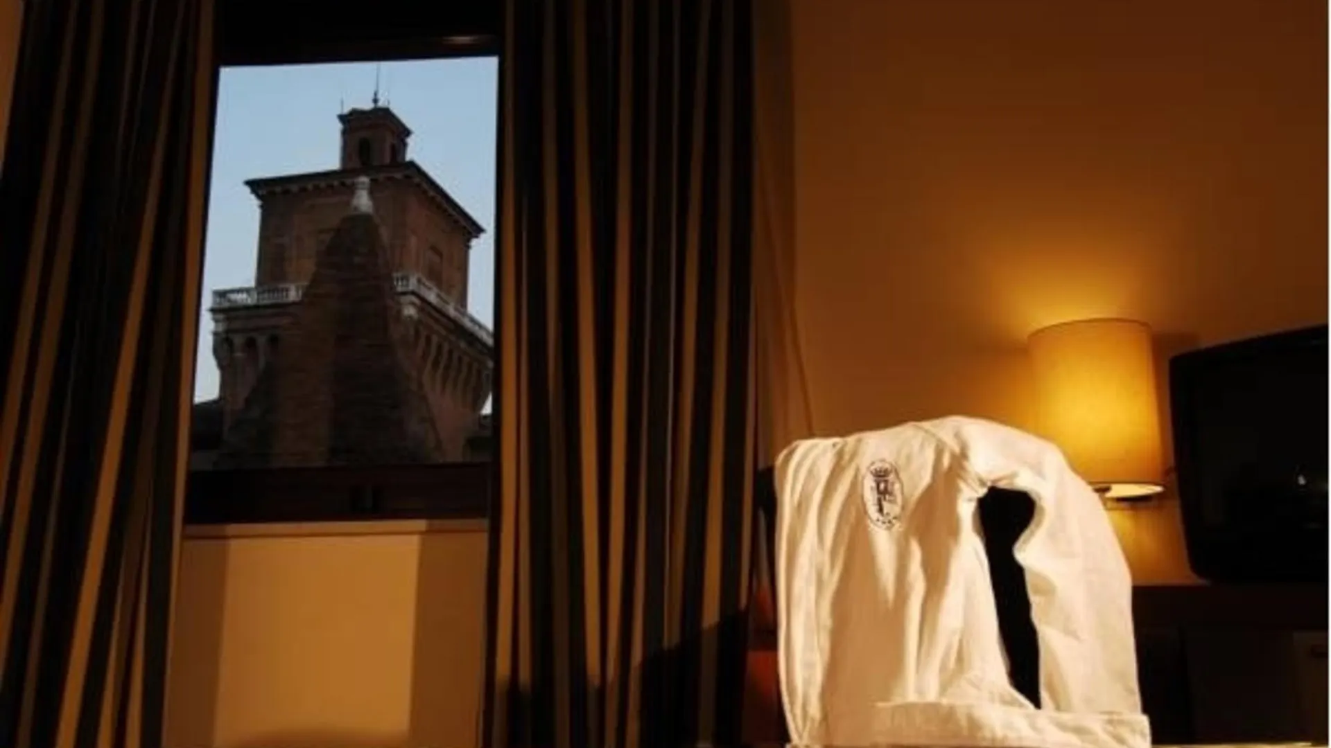 ****  Hotel Ferrare Italie