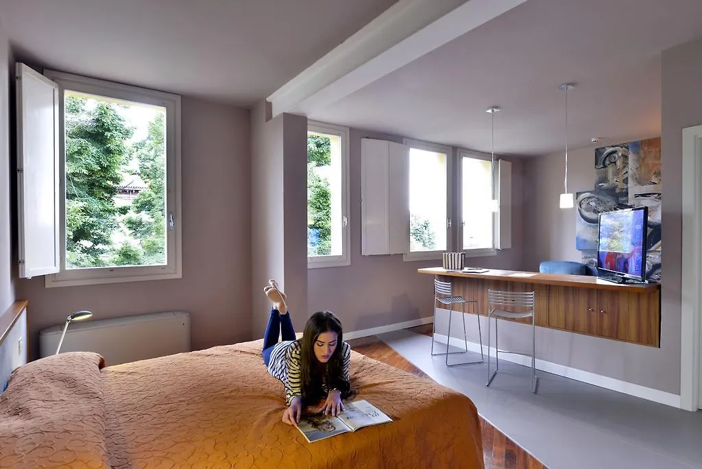 Hotel Ferrare 4*,  Italie