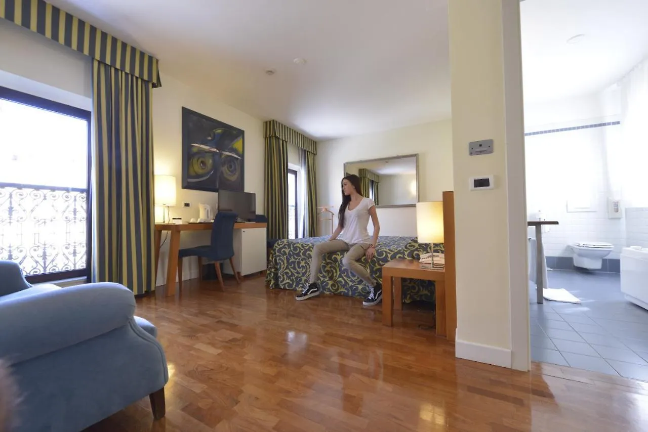 ****  Hotel Ferrare Italie
