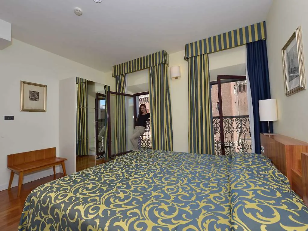 Hotel Ferrara